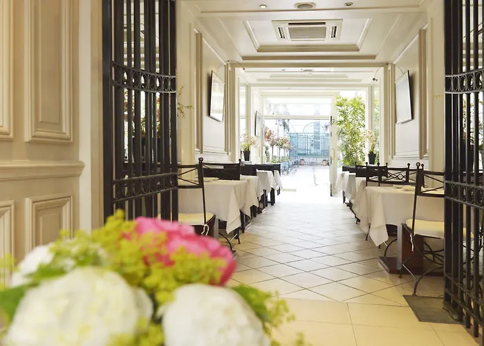Hotel Suites Unic Renoir Saint-Germain París