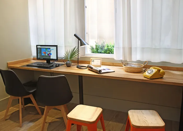 Chic&Basic Tallers Hostal Barcelona