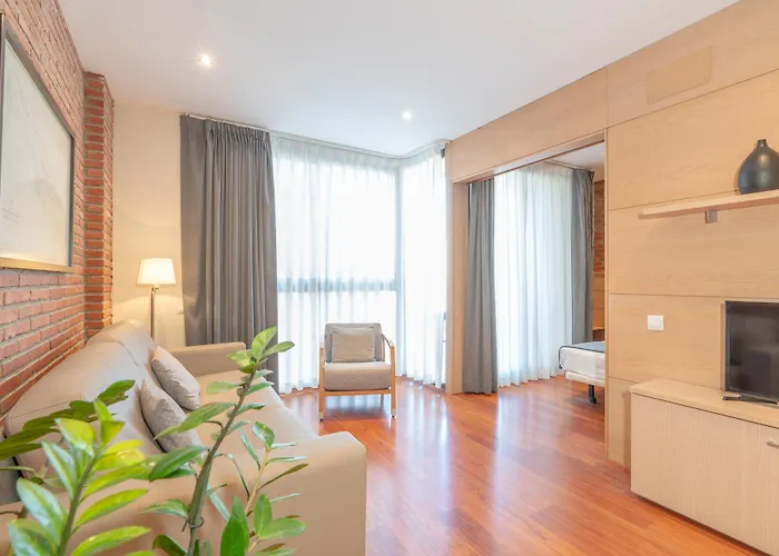 Serennia Cest Apartamentos Arc de Triomf Barcelona