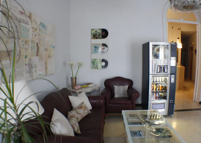 Hostal Santa Cruz Madrid