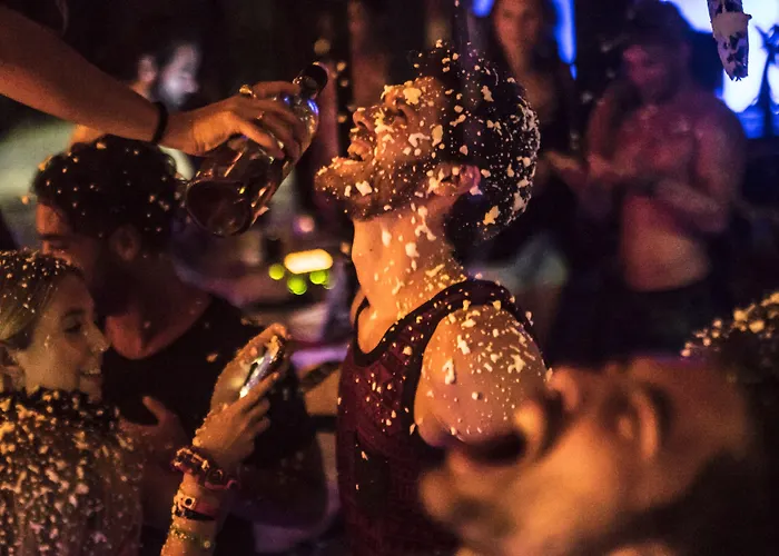 Hoteles BaratosChe Playa &Bar