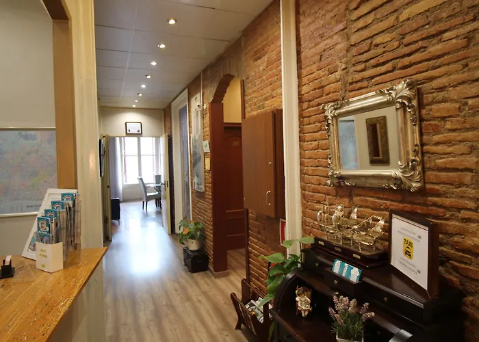 Hostal Orleans Barcelona