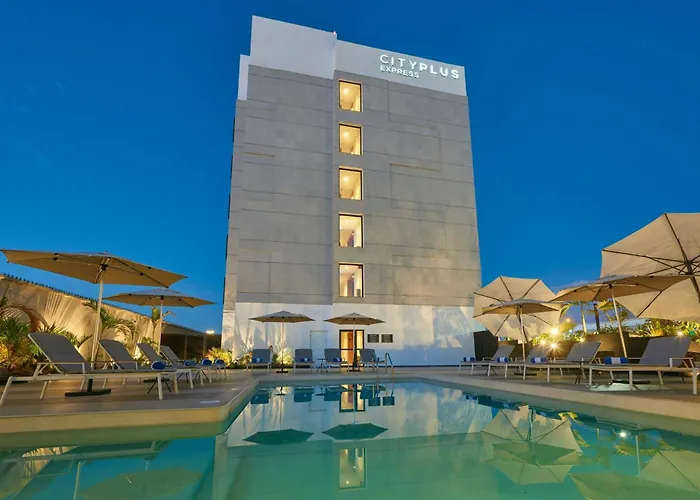 City Express Plus By Marriott Mazatlán