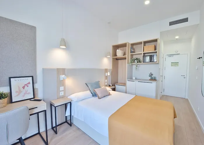 Vibe Stay Sevilla Residencia de Estudiantes - Adults Only