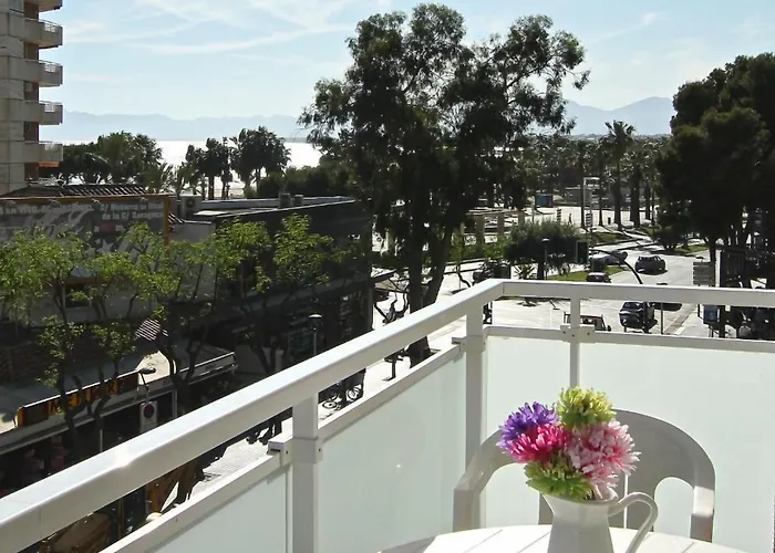 Hostal Tahiti Rs Salou