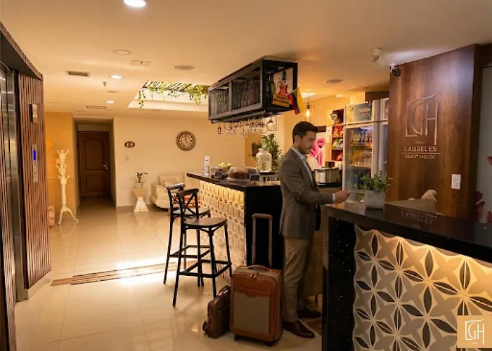 Laureles Guest House Lgh Hotel Medellín