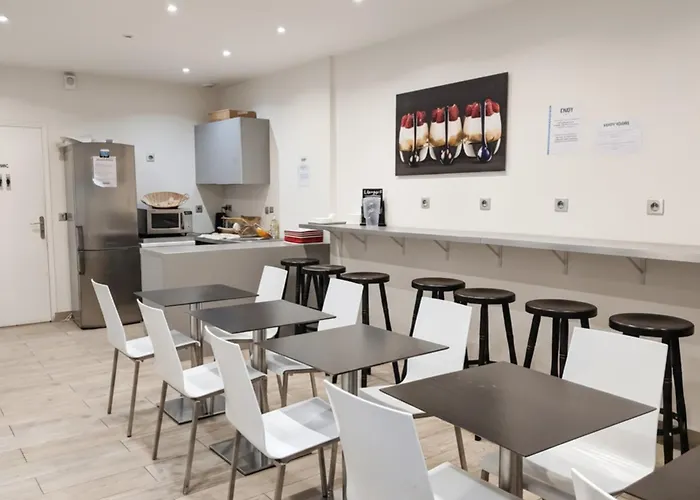 Enjoy Hostel París