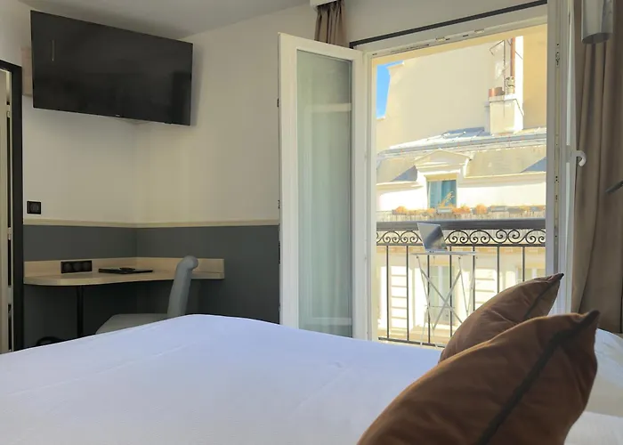 Hotel Appia La Fayette París