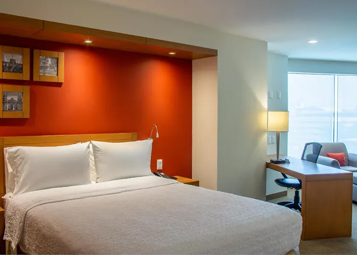 Hotel Hampton By Hilton Guadalajara Expo