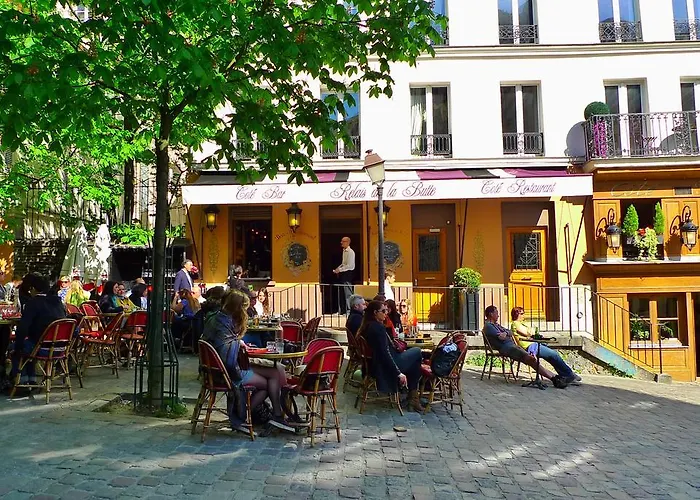 Abbesses Montmartre Apartment París