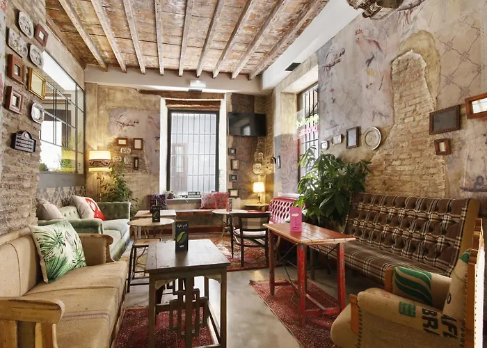 Lemon Rock Hostel Granada