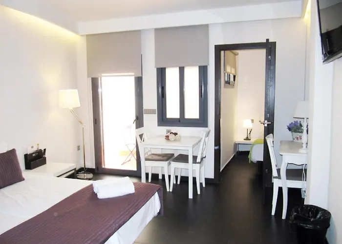 Barcelona Fifteen Central Aparthotel